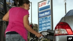 Este lunes la gasolina amaneció 50 centavos más cara que hace sólo una semana.