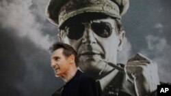 한국에서 지난 27일 개봉한 영화 '인천상륙작전'에서 맥아더 사령관 역할을 맡은 배우 리암 니슨이 앞서 개봉을 앞두고 열린 기자회견에 참석했다. (자료사진)