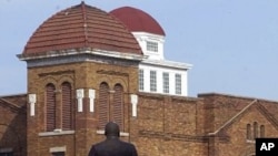 A statue of Rev. Martin Luther King Jr. stands in a park across the street from the 16th Street Baptist Church in Birmingham, Alabama (file)