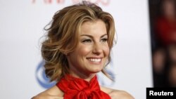 Faith Hill regresa a los estudios de grabación tras una larga ausencia.