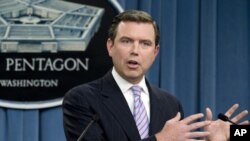 د امریکې د دفاع وزارت یعنې پینټگان په شمول د امریکې حکومت په وکې لیکس د افغانستان او عراق جنگ په حقله د خفیه معلوماتو شائع کیدو غندنه کړې ده