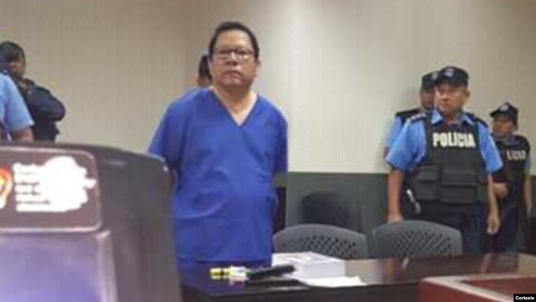 Miguel Mora, director de 100% Noticias fue detenido el viernes cuando estaba terminando de transmitir su programa. [Foto: Cortesía].