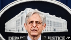 메릭 갈랜드 미 법무장관이 워싱턴 D.C. 시내 청사에서 담화를 발표하고 있다. (자료사진)