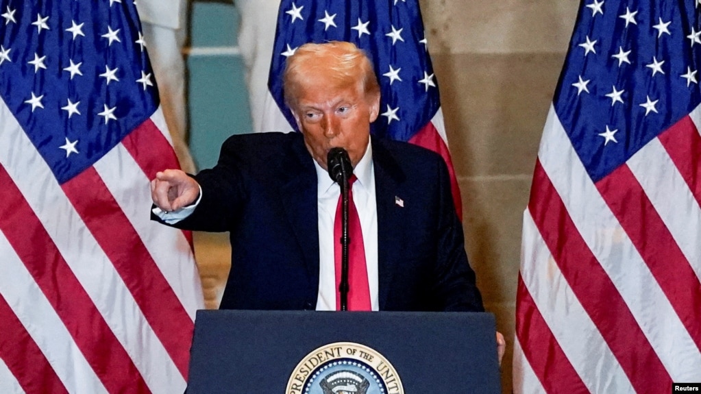 El presidente de Estados Unidos, Donald Trump, habla durante el Desayuno Nacional de Oración anual, en el Capitolio de Estados Unidos en Washington, Estados Unidos, el 6 de febrero de 2025. REUTERS/Kent Nishimura.