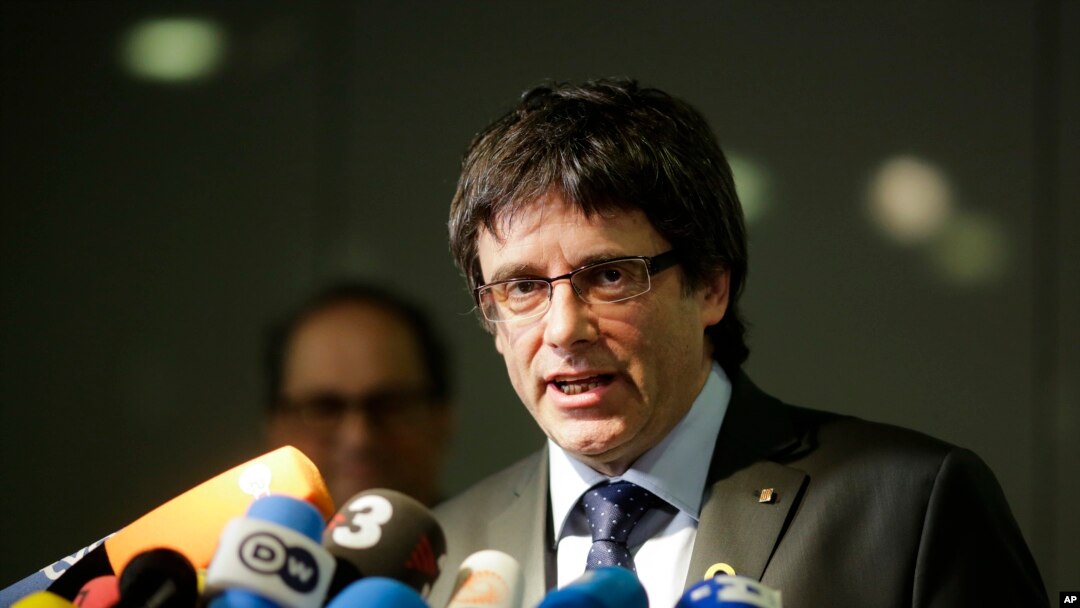 Puigdemont fue arrestado justo al sur de la frontera de Alemania con Dinamarca cuando viajaba en automóvil desde Finlandia a Bélgica, a donde huyó de España el año pasado.