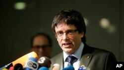 Puigdemont fue arrestado justo al sur de la frontera de Alemania con Dinamarca cuando viajaba en automóvil desde Finlandia a Bélgica, a donde huyó de España el año pasado.