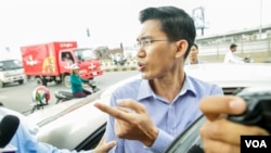 Radio Free Asia's reporter Yeang Sochearin is pictured in Phnom Penh, Cambodia, November 15, 2017. (Khan Sokummono/VOA Khmer)