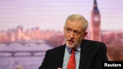 Pemimpin Partai Buruh oposisi Inggris Jeremy Corbyn dalam acara BBC Andrew Marr Show di London, 15 Januari 2017. (Foto: dok).