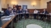 2026年10月14日，对华政策跨国议会联盟(IPAC)在伦敦英国议会举行英中关系审视报告发布活动，与会者针对报告展开讨论。（记者李伯安拍摄）