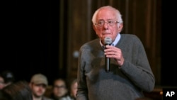 Kandidat calon presiden Senator Bernie Sanders dalam sesi tanya jawab dalam acara di Newport Town Hall Breakfast, di Newport, New Hampshire, 29 Desember 2019. 
