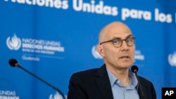 Volker Türk, Alto Comisionado para Derechos Humanos de la ONU, habla a la prensa en Guatemala, el 19 de julio de 2024.