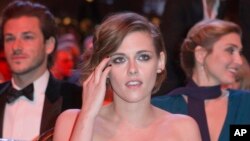U.S actress Kristen Stewart attends the 40th Cesar Film Awards at Theatre du Chatelet in Paris, Feb. 20, 2015.