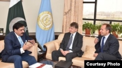 ناصر جنجوعہ اور اوین جنکنز کے درمیان ملاقات اسلام آباد میں ہوئی۔