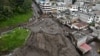 Foto udara menunjukkan gundukan lumpur setelah banjir di distrik La Gasca, Quito utara, Ekuador, 1 Februari 2022 yang menewaskan sedikitnya 18 orang. (Foto: AFP)