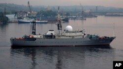 La nave es capaz de interceptar comunicaciones y esta armada con misiles, patrulló en aguas internacionales a la altura de Delaware.