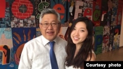 资料照片：北京锡安教会金明日牧师和女儿金婷雅合照。(2015年5月，由金婷雅提供)