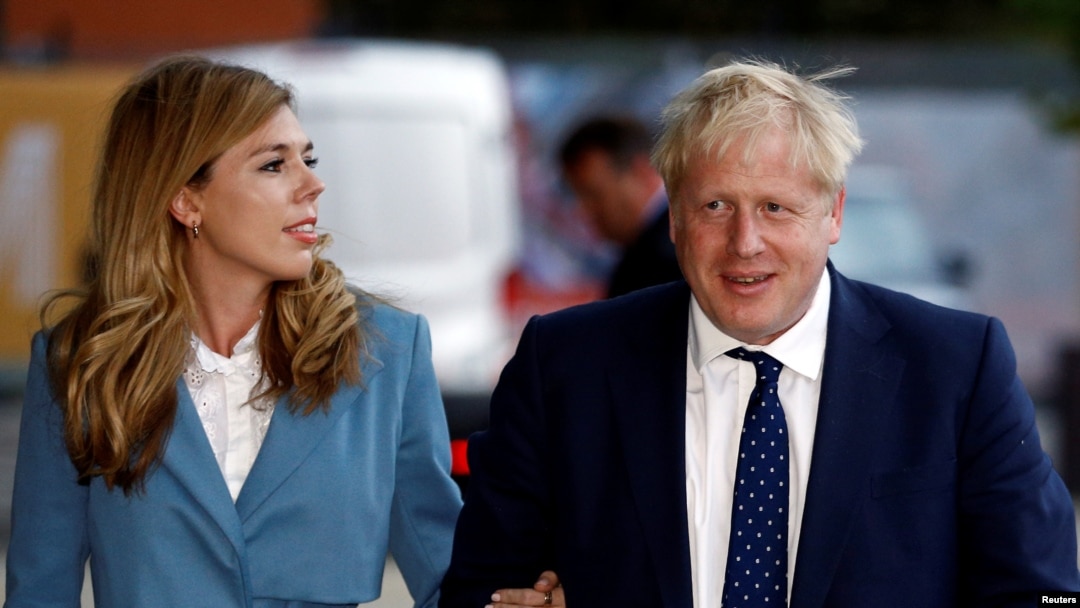 El primer ministro británico, Boris Johnson, y su pareja Carrie Symonds en una foto tomada el 28 de septiembre de 2019.
