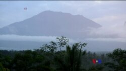 2017-09-25 美國之音視頻新聞: 五萬人從巴厘島阿貢火山地區撤離 (粵語)