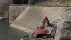 Iraqis Fear Mosul Dam Collapse
