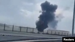 دود برخواسته از تأسیسات نفتی باپکوی بحرین پس از حمله روز یکشنبه