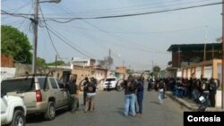 La policía tenía el paso prohibido a la "zona de paz" ubicada en el barrio San Vicente.