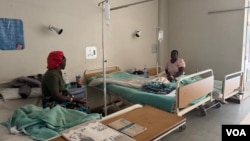 Female patients chat in the gynecology ward at Chinhoyi Provincial Hospital in Chinhoyi, Zimbabwe, Sept. 17, 2024. (Columbus Mavhunga/VOA)