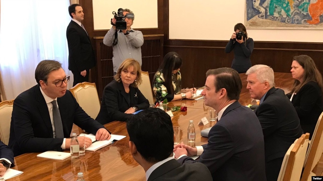 Sastanak predsednika Srbije Aleksandara Vučića i američkog podsekretara Davida Halea, kome je prisustvovao i ambasador SAD u Srbiji Kyle Scott, Beograd 7. mart 2019. (Foto: Twitter nalog Ambasade SAD u Srbiji)