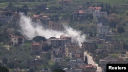 2026년 4월 13일 레바논 남부에서 공습 이후 연기가 피어오르고 있다.