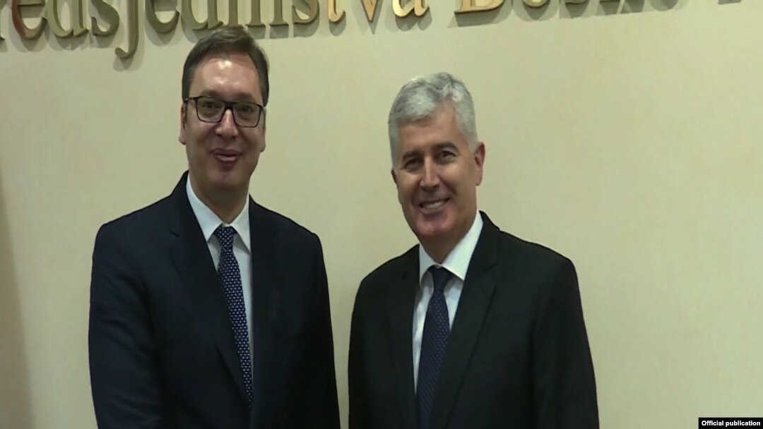 Predsednik Srbije Aleksandar Vučić sa hrvatskim članom Predsedništva BiH Draganom Čovićem u Mostaru 9. aprila 2018. (TV screen shot)