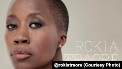 La célèbre chanteuse malienne Rokia Traoré, ambassadrice de bonne volonté du HCR pour l'Afrique de l'Ouest et du Centre