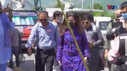 اسلام اباد کې خبریالانو د پارلیمان مخې ته احتجاج پېل کړی