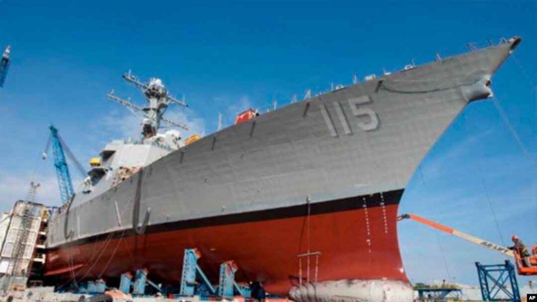 La ceremonia de nombramiento del busque USS Rafael Peralta fue un homenaje al heroísmo del soldado nacido en la capital mexicana en 1979.