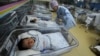 去年新生儿同比大跌15% 中国恐“未富先老” 