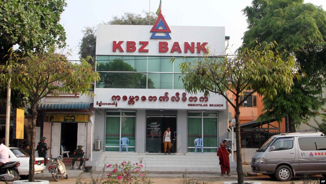 Nền kinh tế Myanmar đã bị khốn đốn sau nhiều thập niên chế tài của các nước Tây phương.