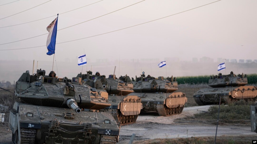 Xe tăng Israel ở biên giới Gaza ngày 12/10/2023.