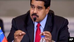 Maduro desmintió que el comandante Hugo Chávez fuera un dictador.