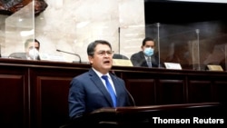 El presidente de Honduras, Juan Orlando Hernández, habla al Congreso en Tegucigalpa, en marzo de 2021.