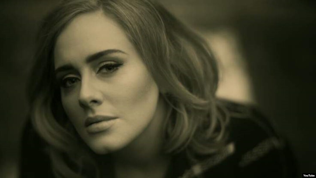 Penyanyi asal Inggris, Adele.
