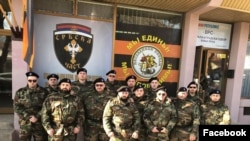 Članovi Udruženja Srbska čast u uniformama