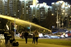 Partidarios de la oposición bielorrusa protestan contra la investidura del presidente Alexander Lukashenko en Minsk, el miércoles 23 de septiembre de 2020.