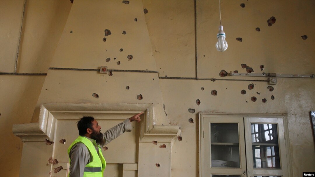 پېښور کې پرون د جمعې په ورځ د زرعي تربيتي ادارې په مرکز ترهګر بريد کې نهه تنه وژل شوي چې زياتره يې زده کوونکي وو.