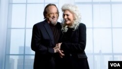 Los cantautores Stephen Stills y Judy Collins celebran cinco décadas de música. Foto cortesía del Centro John F. Kennedy para las Artes Escénicas, Washington, D.C., donde ambos se presentarán juntos el 30 de junio de 2018.