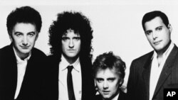 Los miembros de la banda de rock Queen. De izquierda a derecha, John Deacon, Brian May, Roger Taylor y Freddie Mercury. Año 1989.