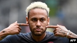 Mosani ya ndembo Neymar ya équipe Paris Saint-Germain, na lisano na libanda ya masano Universiade, 3 août 2019.