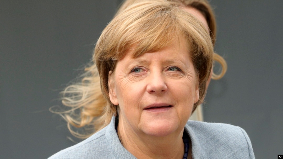 Njemačka kancelarka Angela Merkel stiže na sastanak pred početak samita evropskih lidera u Briselu, 19. oktobar 2017.