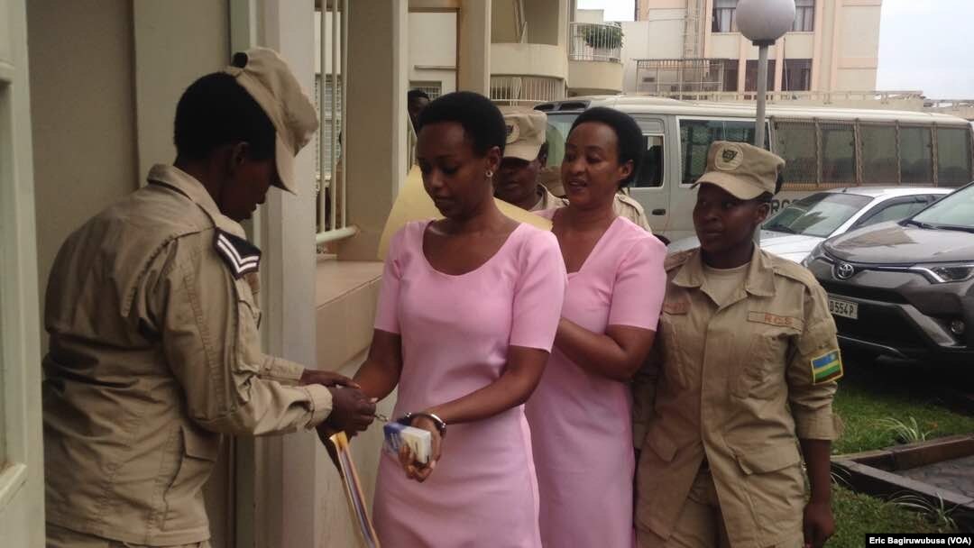 Diane Rwigara n'umubyeyi we Adeline Mukangemanyi