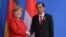 Presiden Joko Widodo (kanan) dalam pertemuan dengan Kanselir Jerman Angela Merkel di Bundeskanzleramt hari Senin siang 18/4 (courtesy: Biro Setpres RI).