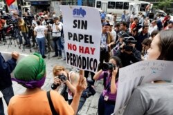 Diversas organizaciones han denunciado la falta de libertad de prensa en Venezuela. El jueves 2 de abril de 2020 fue liberado el periodista Darvinson Rojas, tras 12 días de arresto. Luego fue liberado.