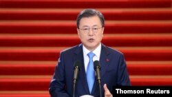 문재인 한국 대통령이 11일 청와대에서 신년사를 발표했다.