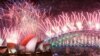 Kota Sydney di Australia menyambut tahun baru dengan pesta kembang api di atas Sydney Opera House and jembatan Harbour. 